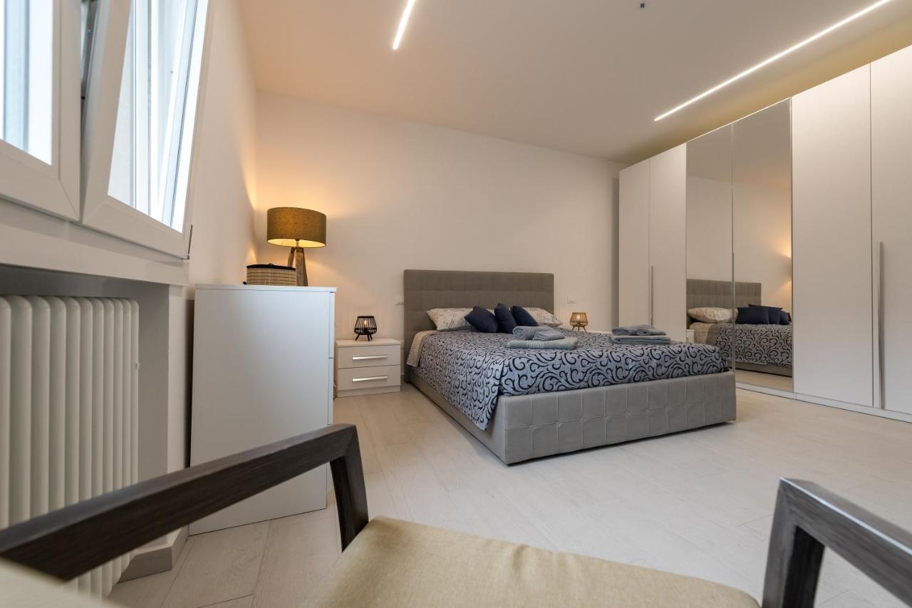 Ferienwohnung Obsidian -Centro- Wifi + Free Parking Ravenna Exterior foto