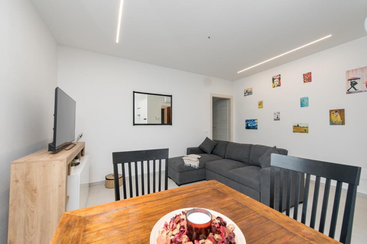 Ferienwohnung Obsidian -Centro- Wifi + Free Parking Ravenna Exterior foto